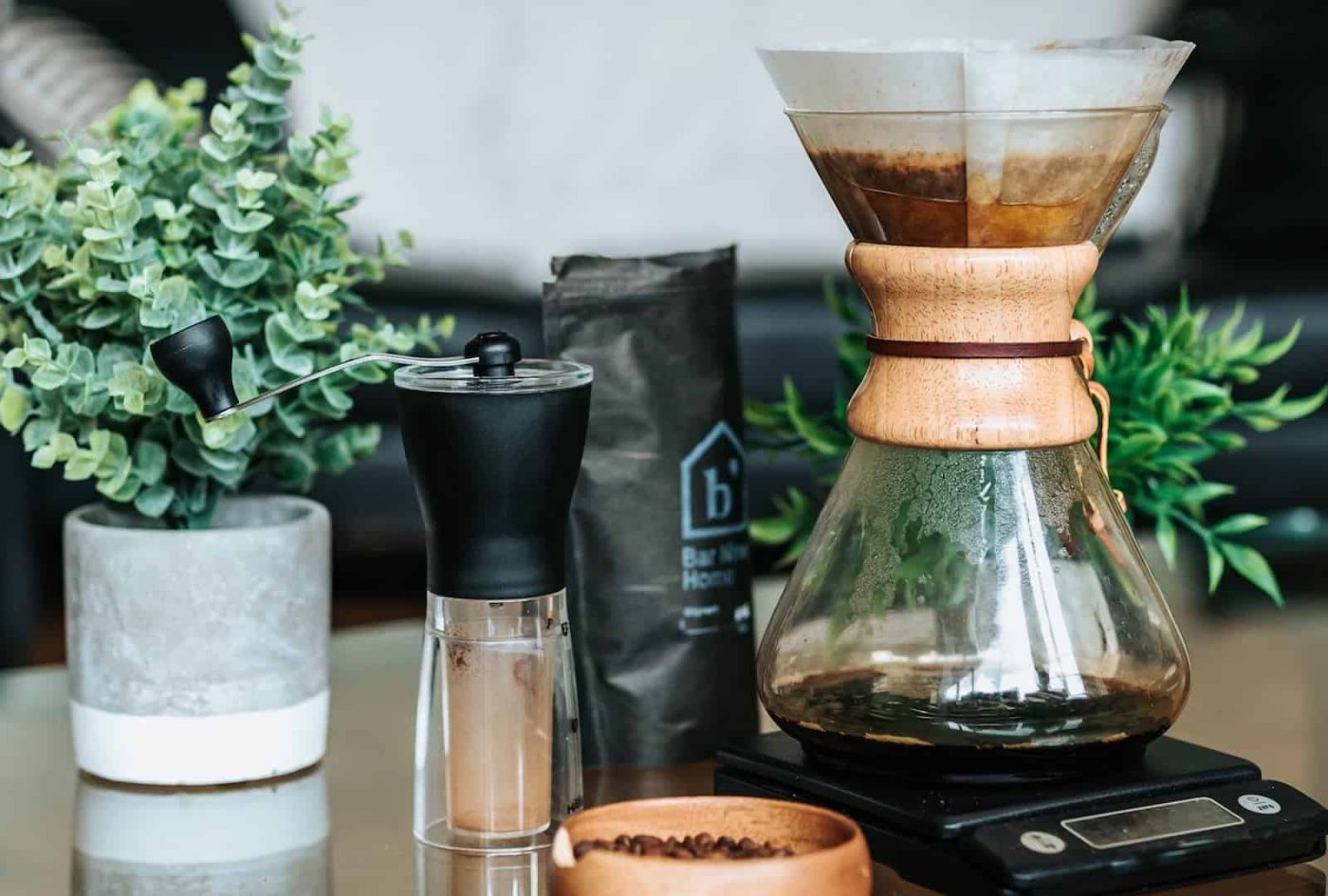 How to Make Pour Over Coffee Like a Barista [Brewing Guide]